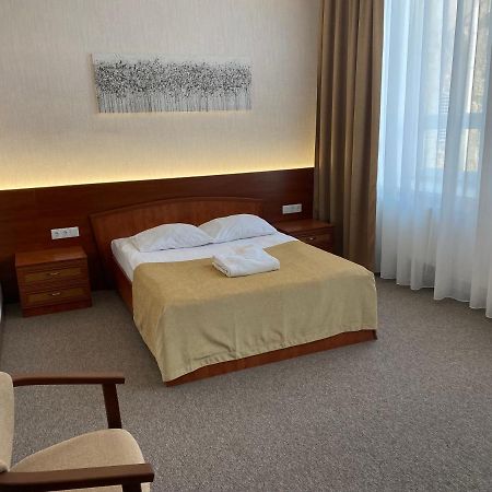 Alexandrovskiy Hotel Mykolaiv Eksteriør billede