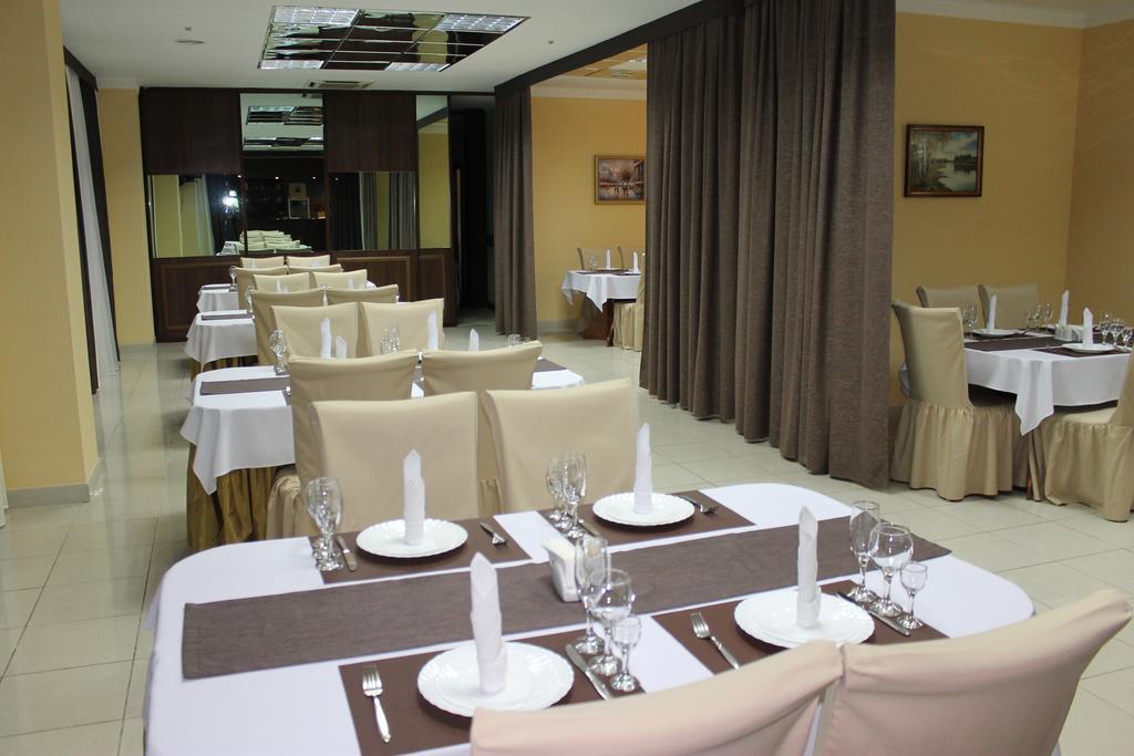 Alexandrovskiy Hotel Mykolaiv Eksteriør billede