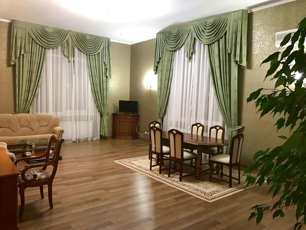 Alexandrovskiy Hotel Mykolaiv Eksteriør billede