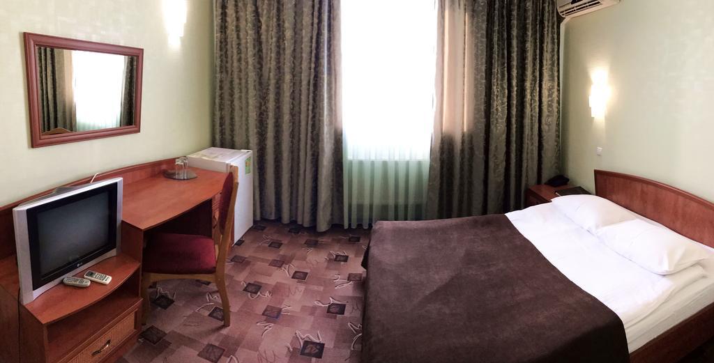 Alexandrovskiy Hotel Mykolaiv Eksteriør billede