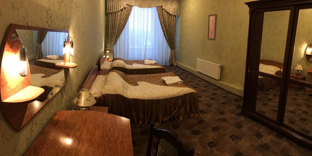 Alexandrovskiy Hotel Mykolaiv Eksteriør billede