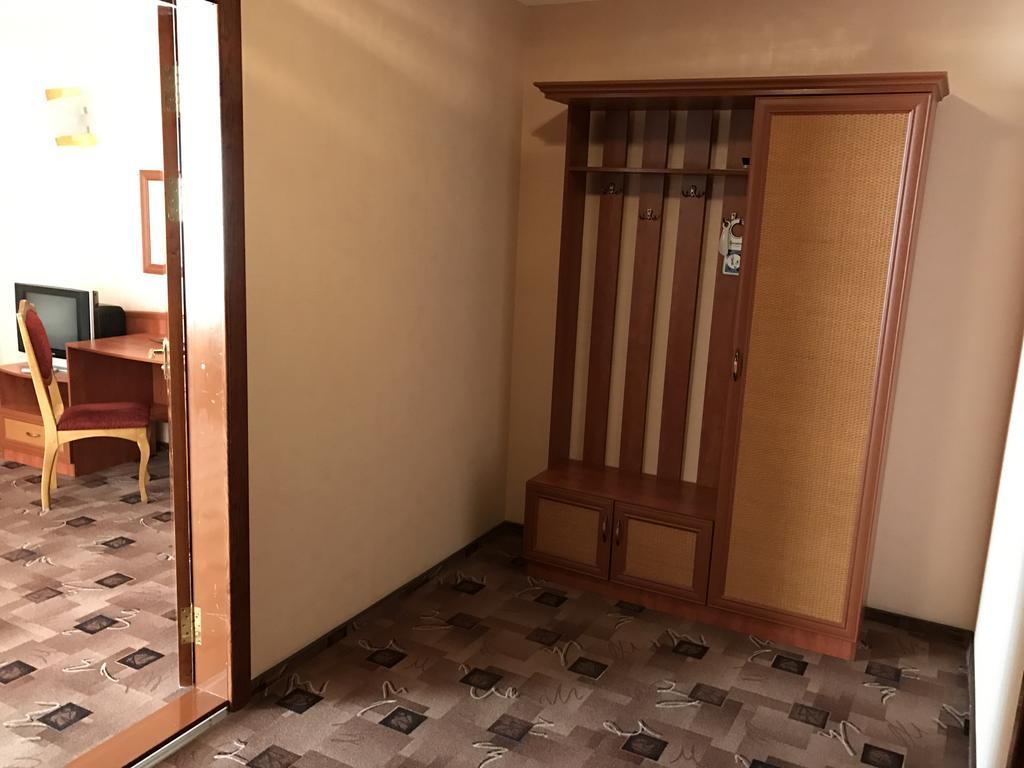 Alexandrovskiy Hotel Mykolaiv Eksteriør billede