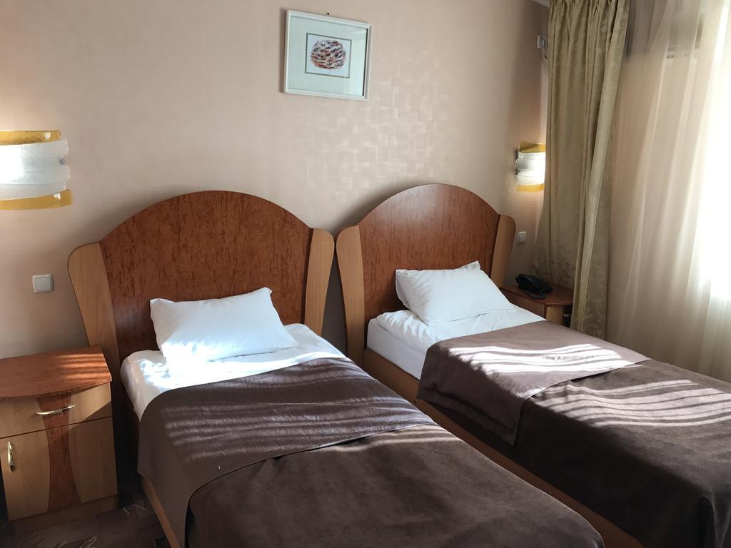 Alexandrovskiy Hotel Mykolaiv Eksteriør billede