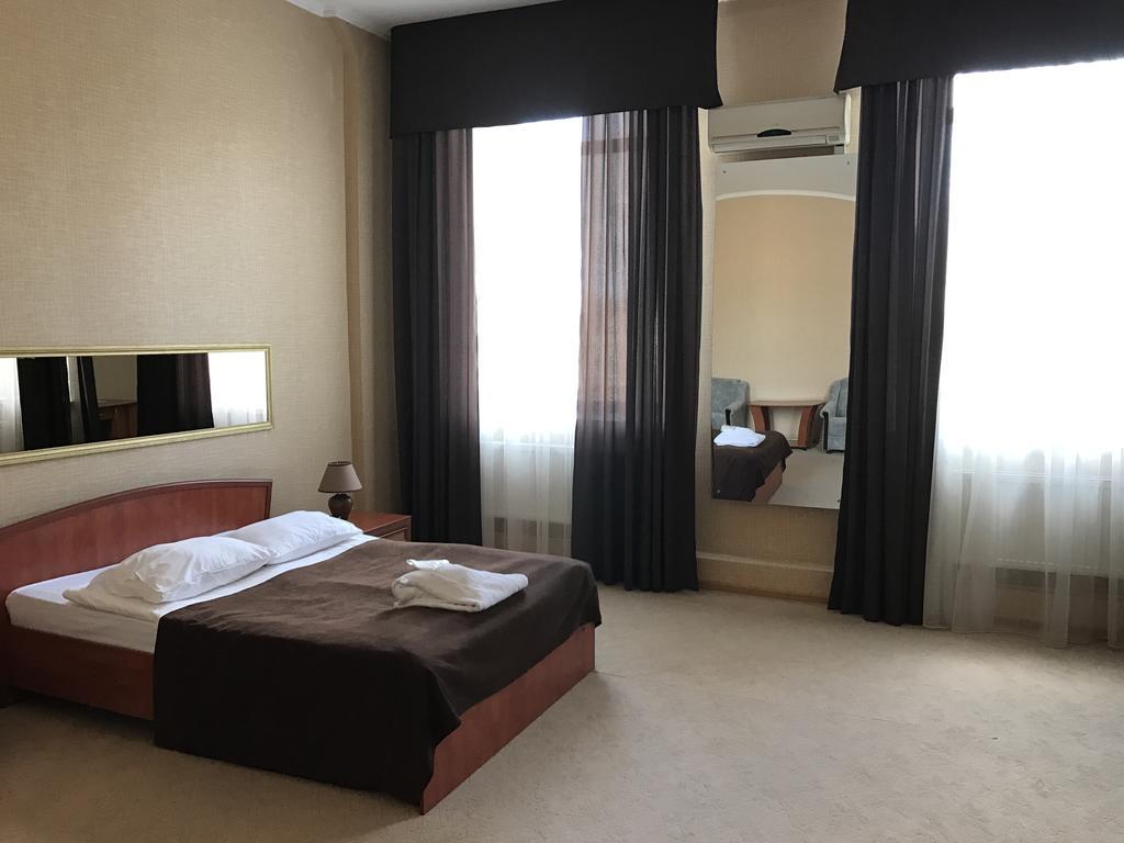 Alexandrovskiy Hotel Mykolaiv Eksteriør billede